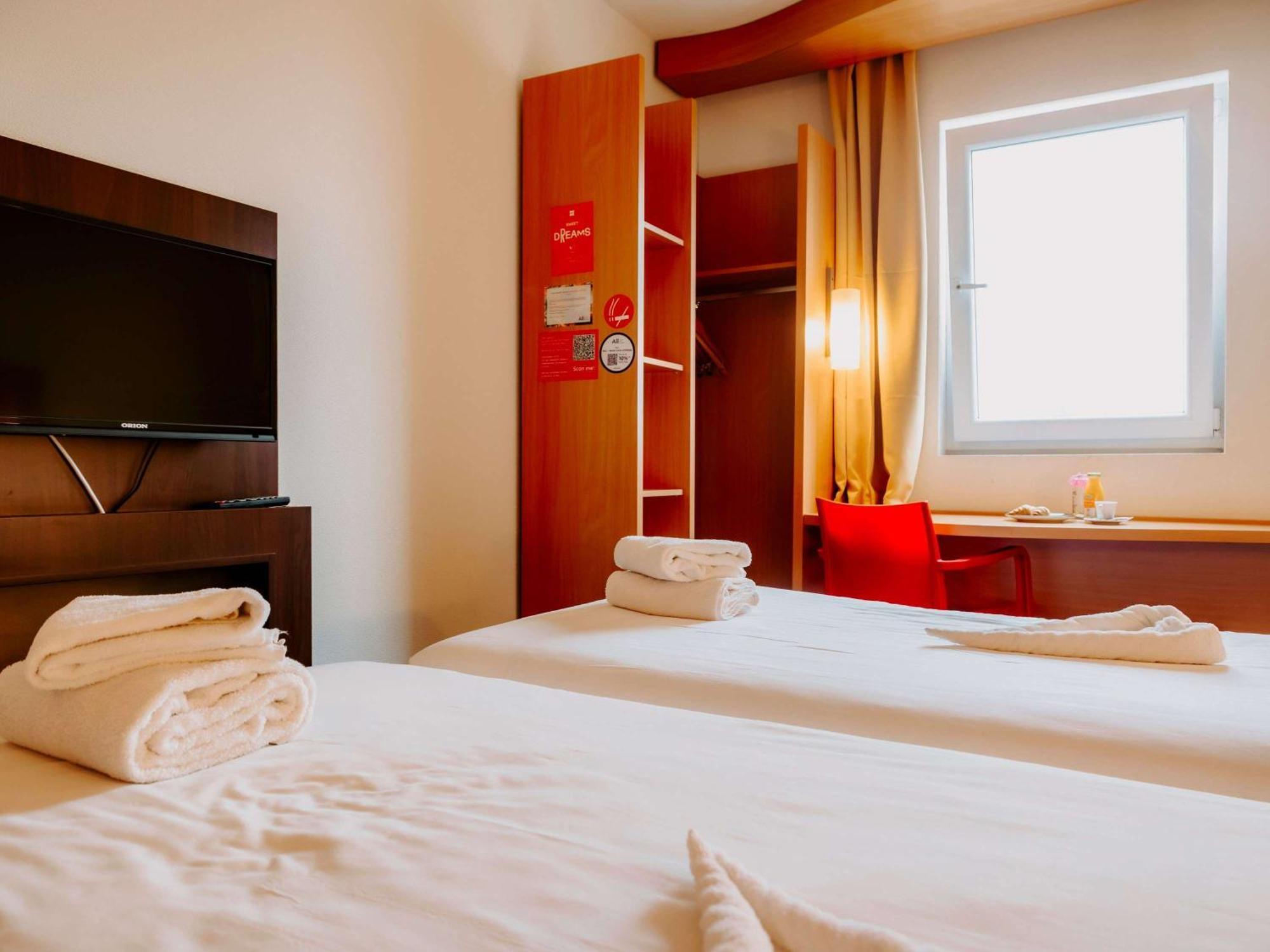 Hotel Ibis Airport 3*